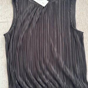 Women’s Evereve top NWT